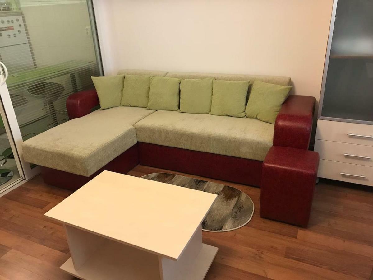 Idefix Apartment Клуж-Напока Екстериор снимка