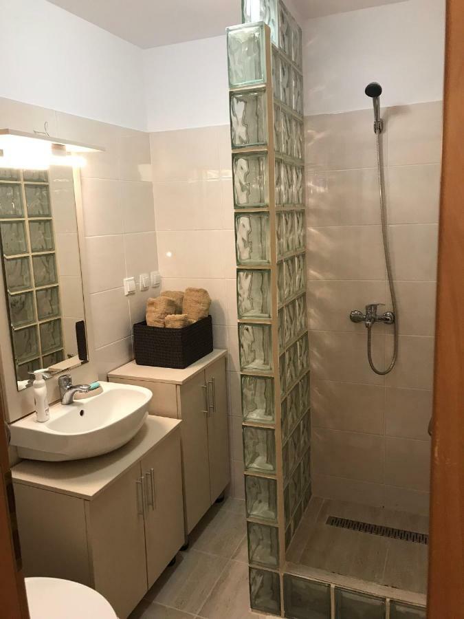 Idefix Apartment Клуж-Напока Екстериор снимка