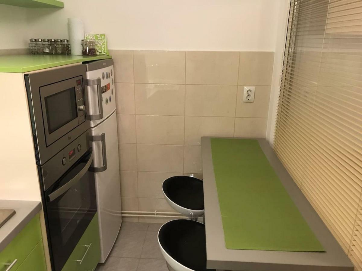 Idefix Apartment Клуж-Напока Екстериор снимка